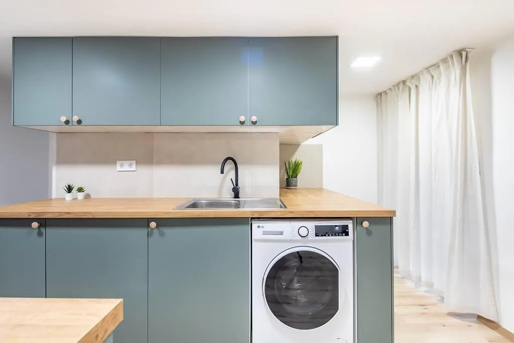 Cityscape Budget Apartments Doubledecker B Budapest Hungary